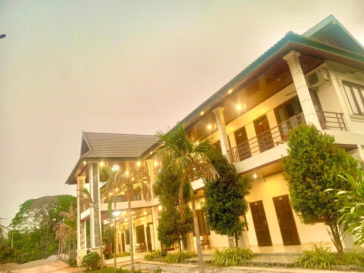Garden Resort Vang Vieng Exterior photo